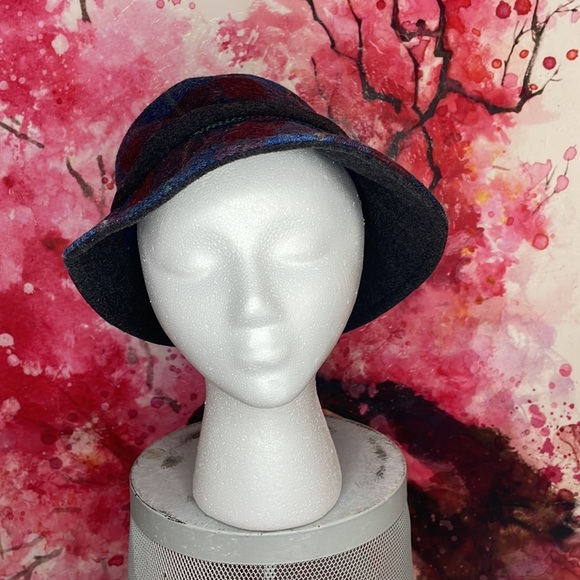 Clodagh hat - Picture 7 of 7